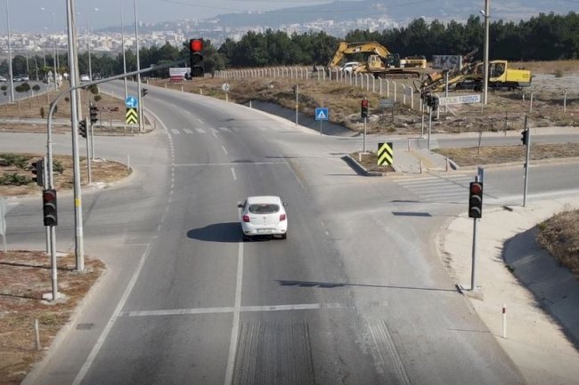 Drone destekli kırmızı ışık ihlali denetimi