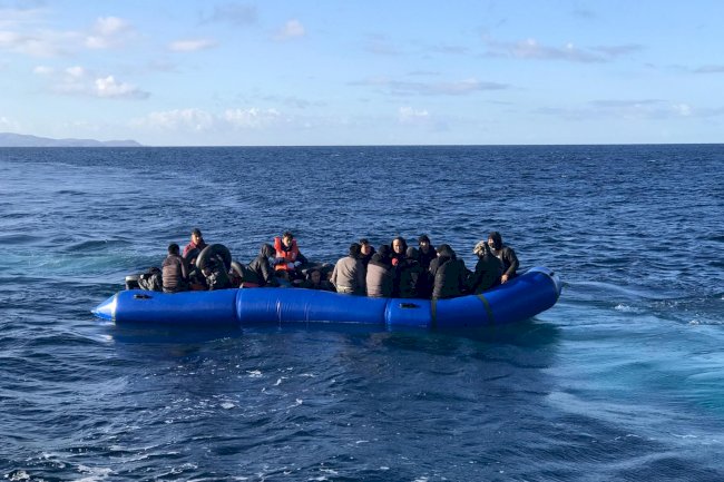 35 düzensiz göçmen kurtarıldı