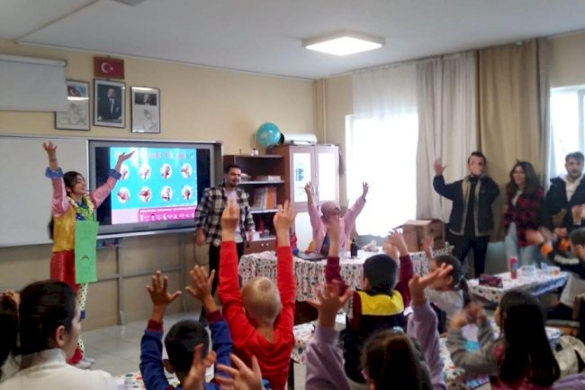 Minik öğrencileri eğlendiren hijyen eğitimi