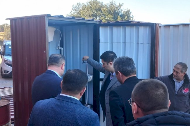 Bayramiç’te mobil tuvalet ve fırın-soba üretimi