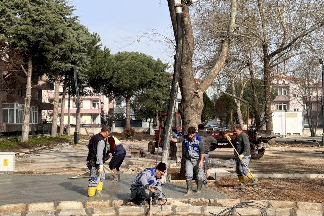 Ezine’de Sosyal Alan ve Çocuk Oyun Alanları Güzelleştiriliyor