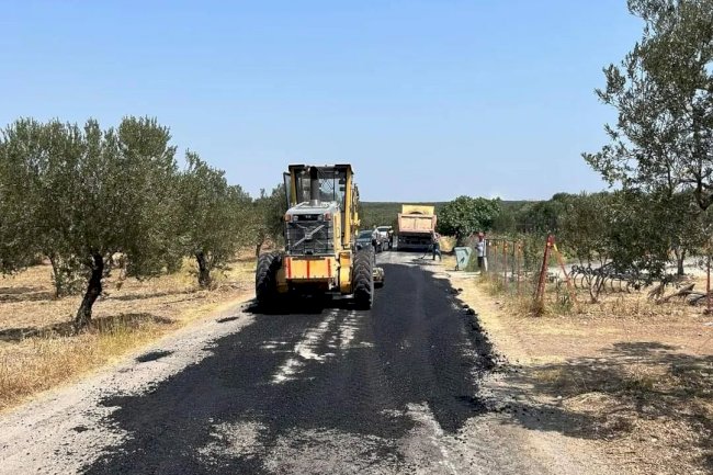 Köy yollarında onarım çalışmaları sürüyor