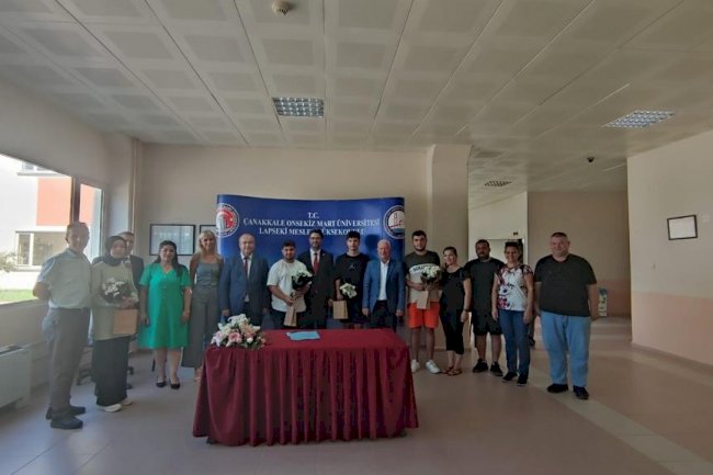 LAPSEKİ’DE ÖĞRENCİ KAYITLARI BAŞLADI