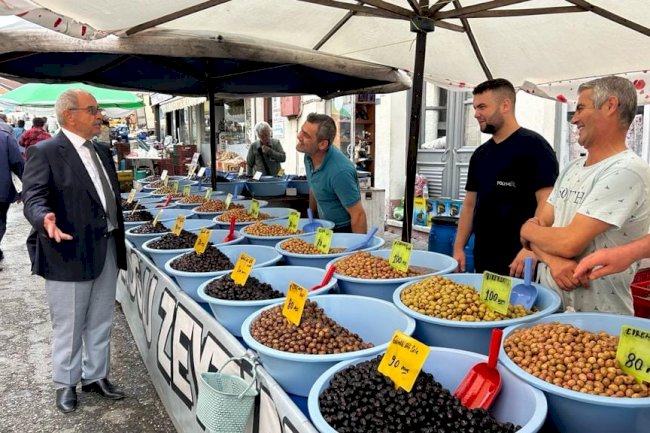 Özacar esnafın taleplerini dinledi