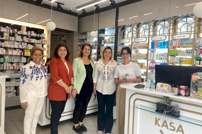 Ak Partili Kadınlar Eczacılar Gününü unutmadı