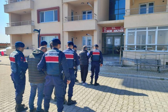 Jandarmadan göçmen kaçakçılığı operasyonu; 2 tutuklama