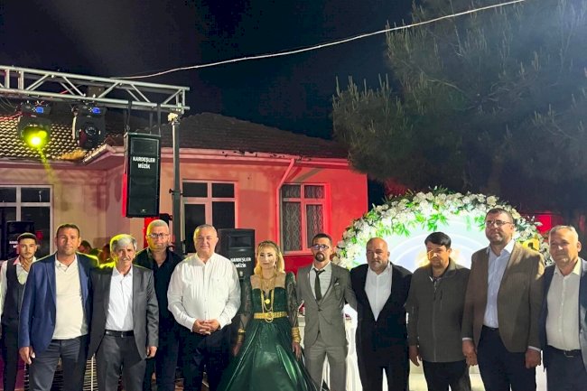 Başkan Oruçoğlu genç çifte yüzükleri taktı