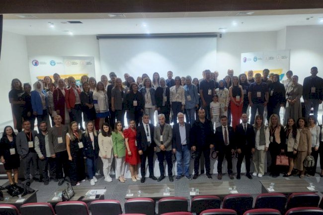 Yeni Yüzyılda Öğretmen" konulu Kongresi'nin üçüncüsü gerçekleşti