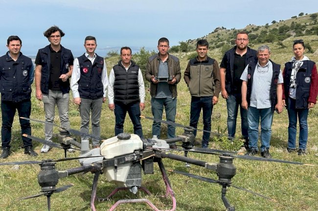 Drone ile ilaçlama gerçekleşti
