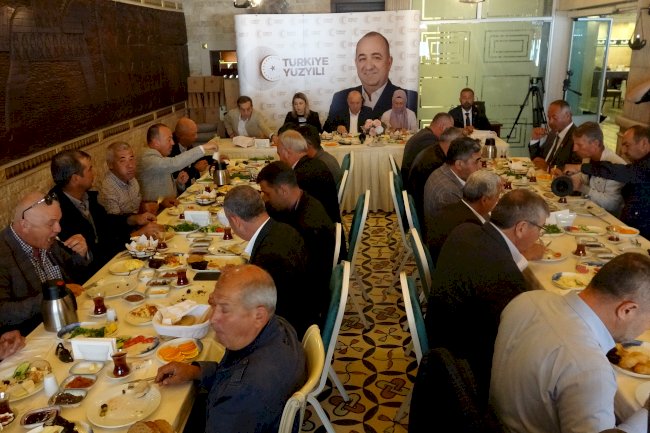 Ayhan Gider muhtarlarla buluştu