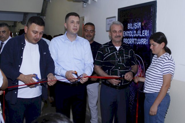 Bilişim Teknolojileri Laboratuvarı hizmete açıldı