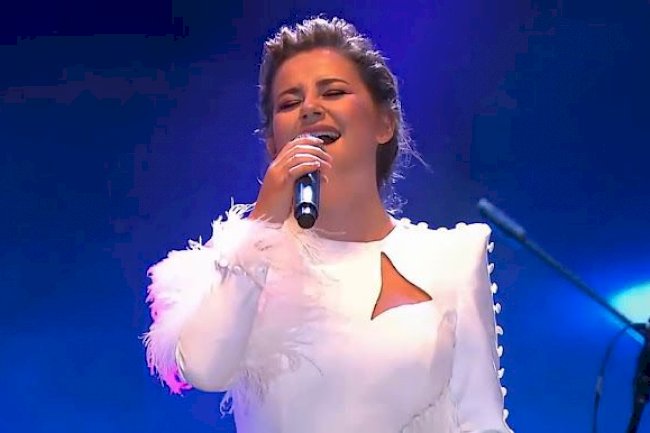 Merve Özbey konser verecek