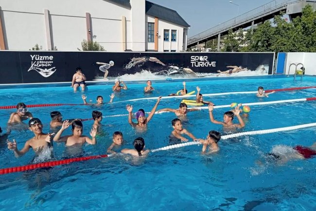 Yüzmeyi öğrenecekler