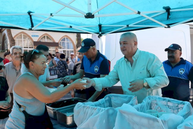 Geyikli Belediyesi’nden aşure ikramı