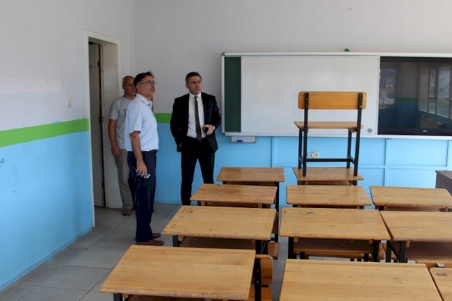 Kaymakam Bütün okulları inceliyor