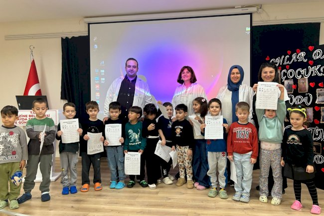 Ezine’de İlayda Sevinç Anaokulu’nda miniklere diş sağlığı...