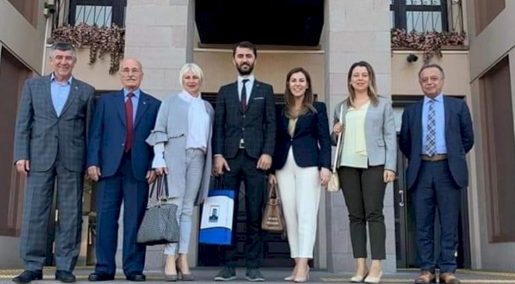 AK Parti Grubu’ndan protesto     