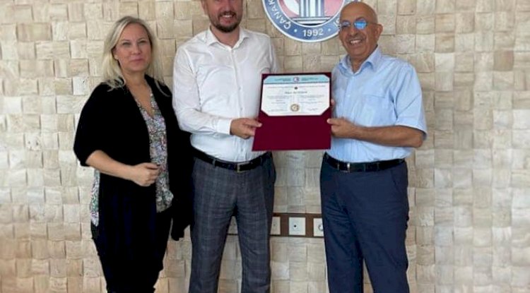 Eğitimini tamamladı, diplomasını aldı (22.09.2022)