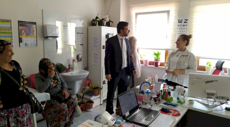 Ezine’de sağlık tesislerini inceledi 