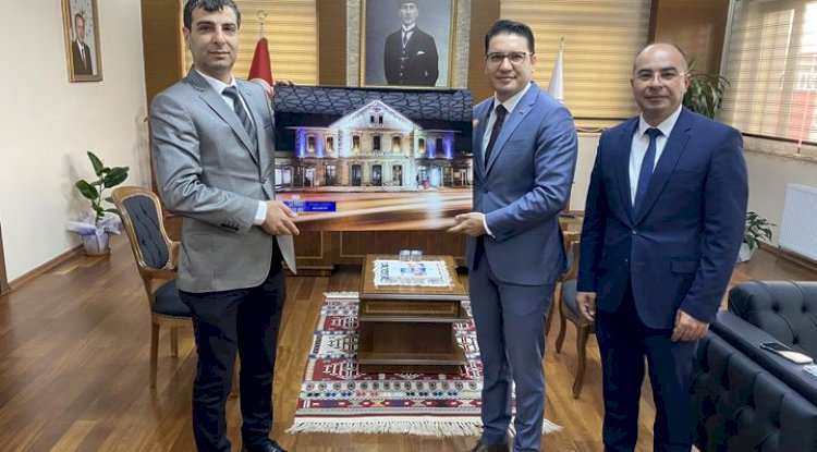 Misafirlerini ağırladı 