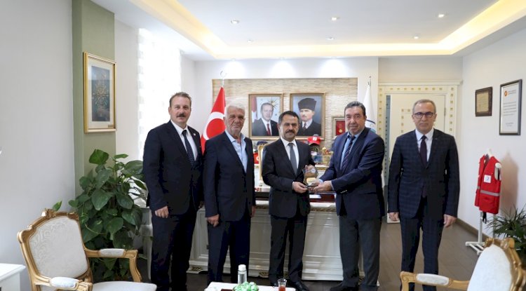Erdil’den Vali Aktaş’a teşekkür plaketi 