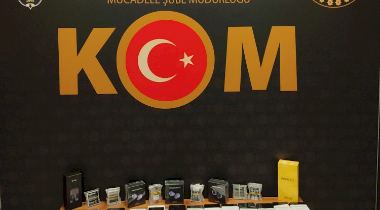 Gümrük kaçağı telefonlara el konuldu (27.10.2022)