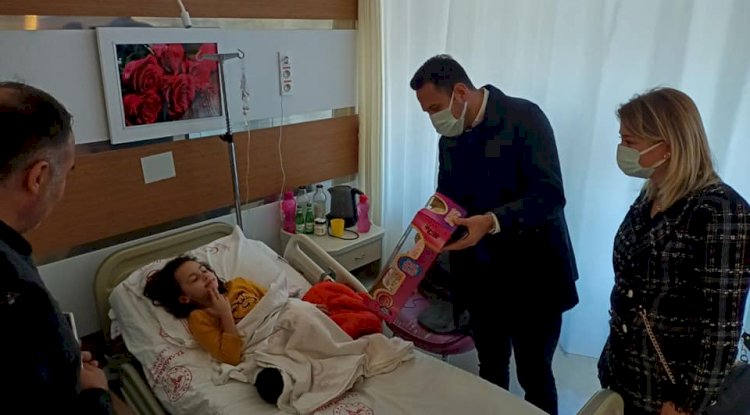 AK Parti’den minik hastalara hediye (03.11.2022)