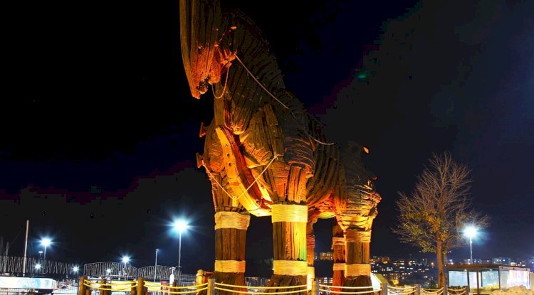 Turuncu renk ile ışıklandırıldı