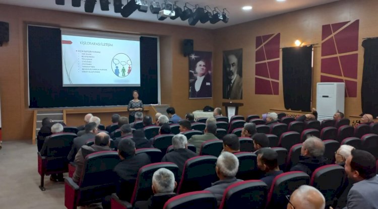 Muhtarlara “Aile Okulu” Kursu