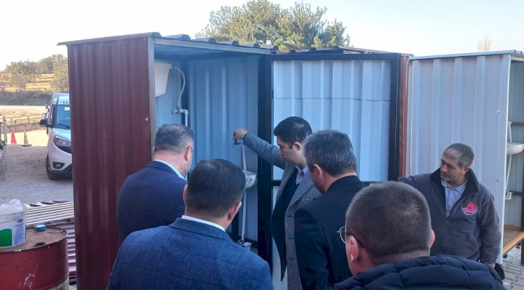 Bayramiç’te mobil tuvalet ve fırın-soba üretimi