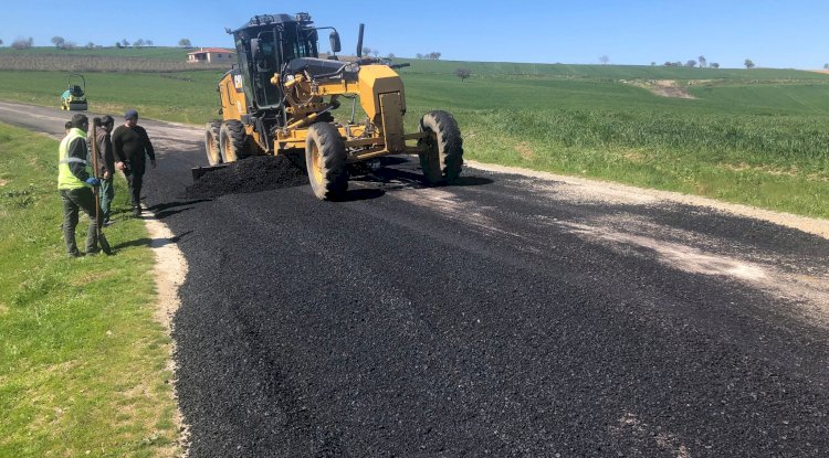 Gelibolu’da Köy Yollarına Bakım Çalışması Yapılıyor