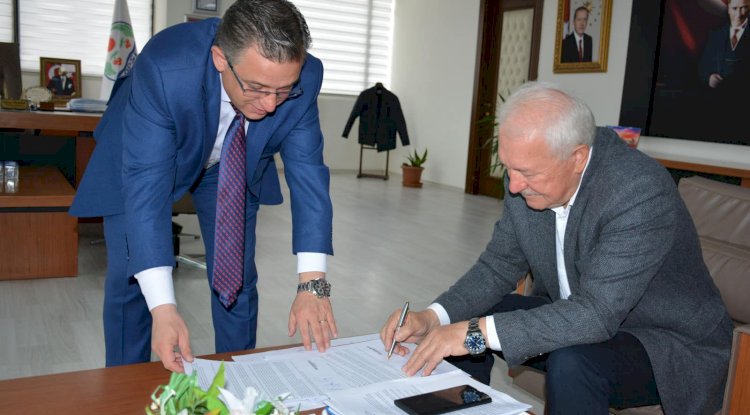 Lapseki Belediyesi’nde Maaş ve Promosyon Protokolü İmzalandı