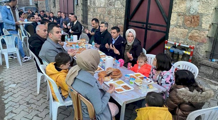 Ayvacık Ahmetçe’de  İftar Düzenlendi