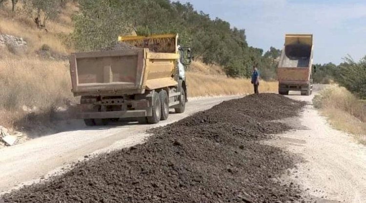 Ayvacık’ta köy yollarında onarım çalışması yapıldı