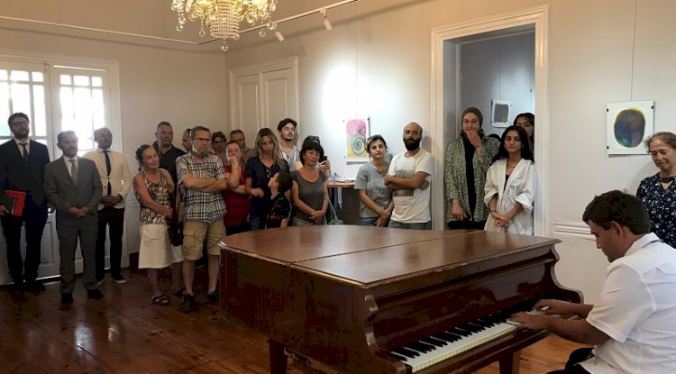 Otizmli Hartavi, piyano çalarak beğenileri topaldı