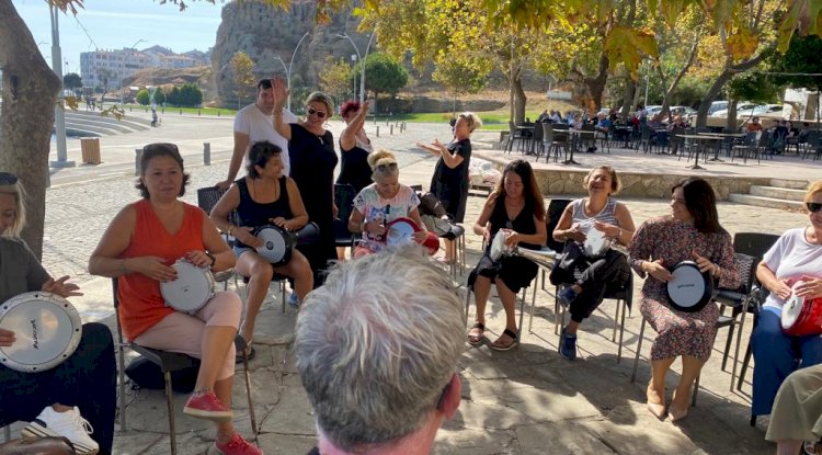  Gelibolu’da kadınlar Gelibolu Kadınlar Ritm Grubu’nu kurdu