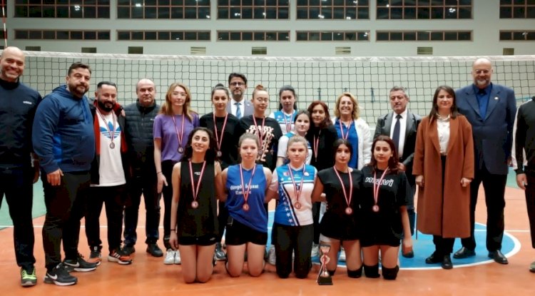 Şampiyon kupasını aldı