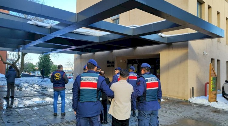 Jandarma, dolandırıcıları suçüstü yakaladı