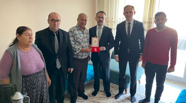 Kıbrıs Gazisine Madalya ve Beratı tevcih edildi