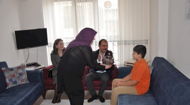 Biga’da sürpriz doğum günü kutlaması