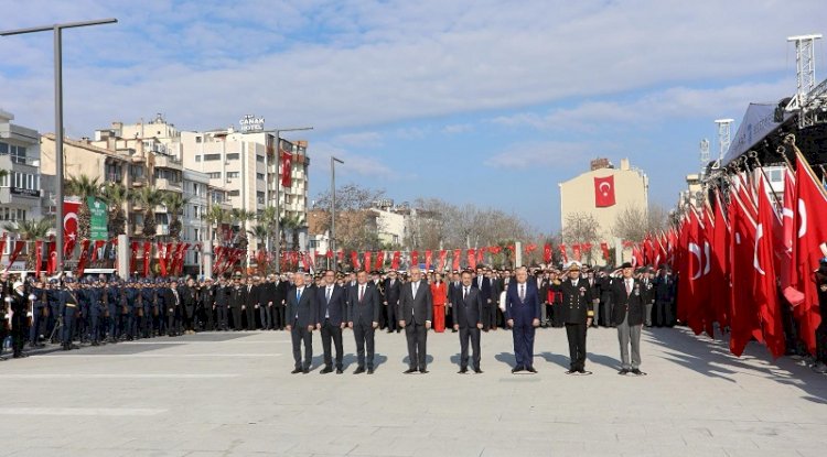 Cumhuriyet Meydanı’nda tören düzenlendi