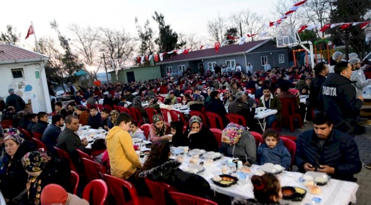 Mahalle iftarları sürüyor