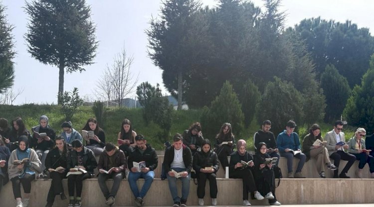 Ezine MYO’da Kütüphane Haftası etkinliği