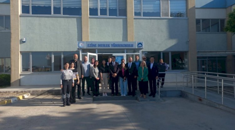 ÇOMÜ Rektörü Erenoğlu Ezine’deydi