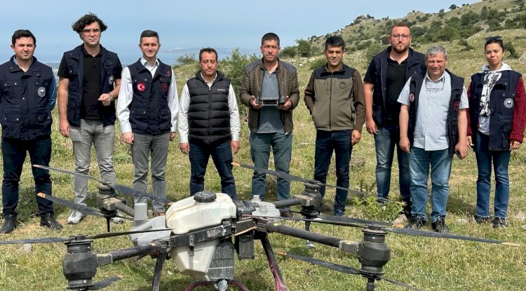 Drone ile ilaçlama gerçekleşti