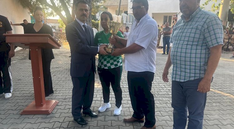 Şampiyonluk Kupası Eker ailesine verildi