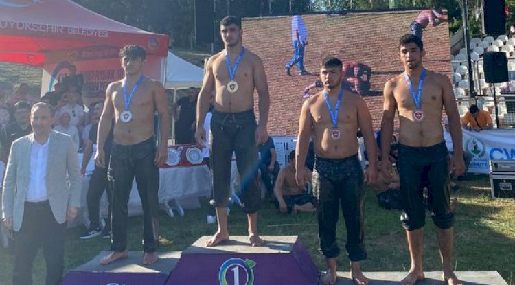 Bayramiç Belediyesi’nden Hüseyin Aykut’a tebrik