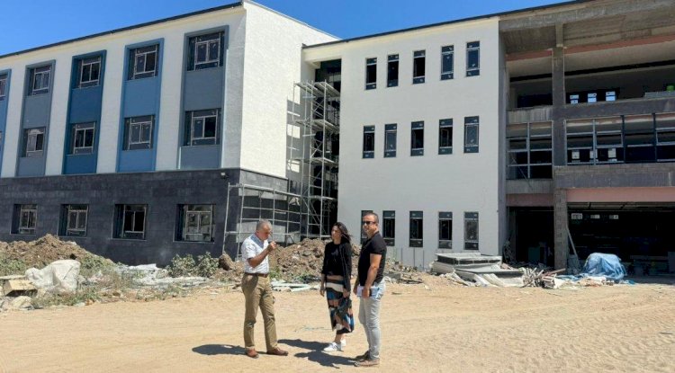 Eğitim yatırımlarını yakından inceliyor