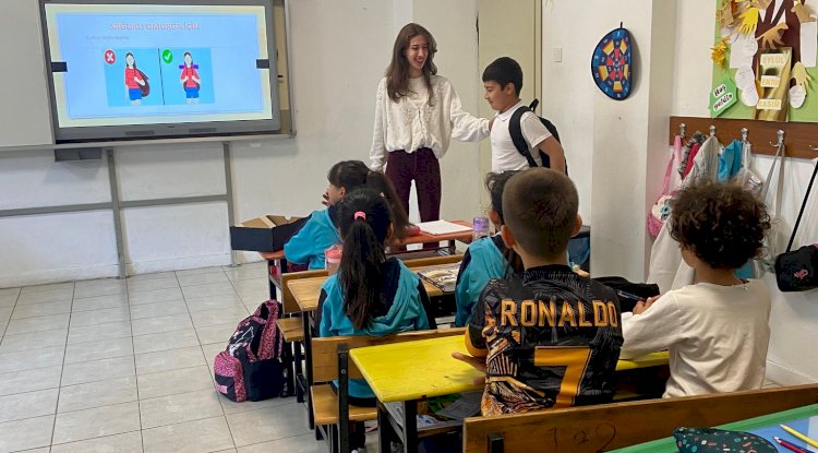 Ezine’de Minik Öğrencilere "Sağlıklı Duruş" Eğitimi Verildi