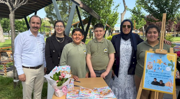 Ezine’de Minik Kalemlerden Büyük Başarı: İlk Kitaplarını Okurlarıyla Buluşturdular